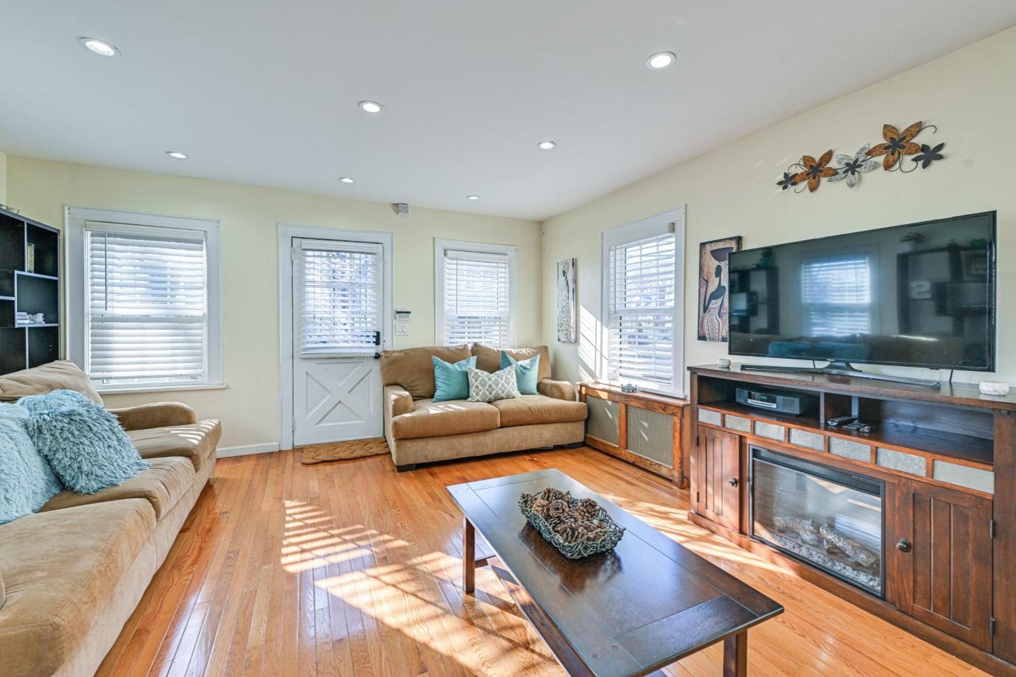Charming Valley Stream Home 24 Mi To Central Park Extérieur photo