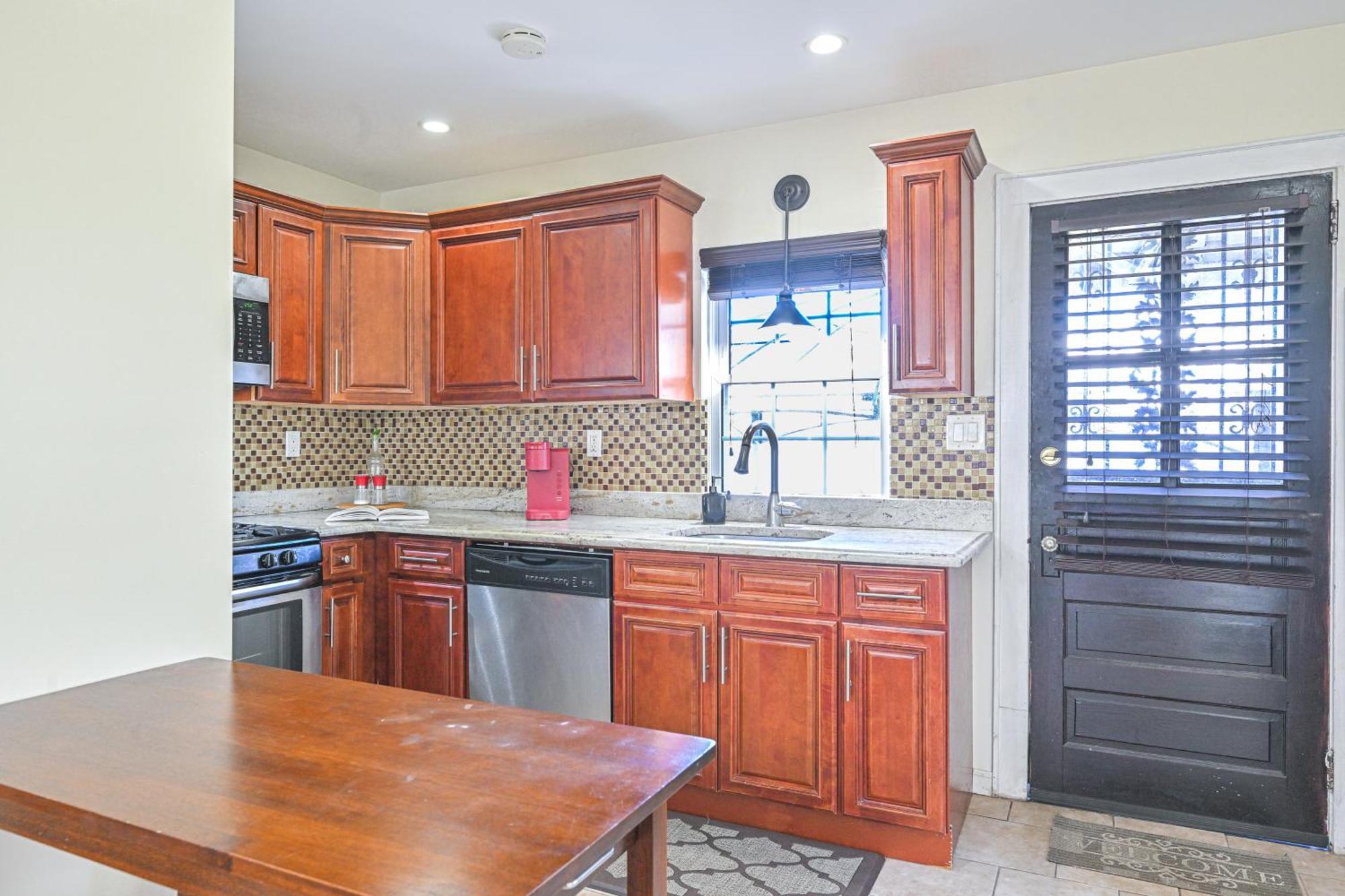 Charming Valley Stream Home 24 Mi To Central Park Extérieur photo