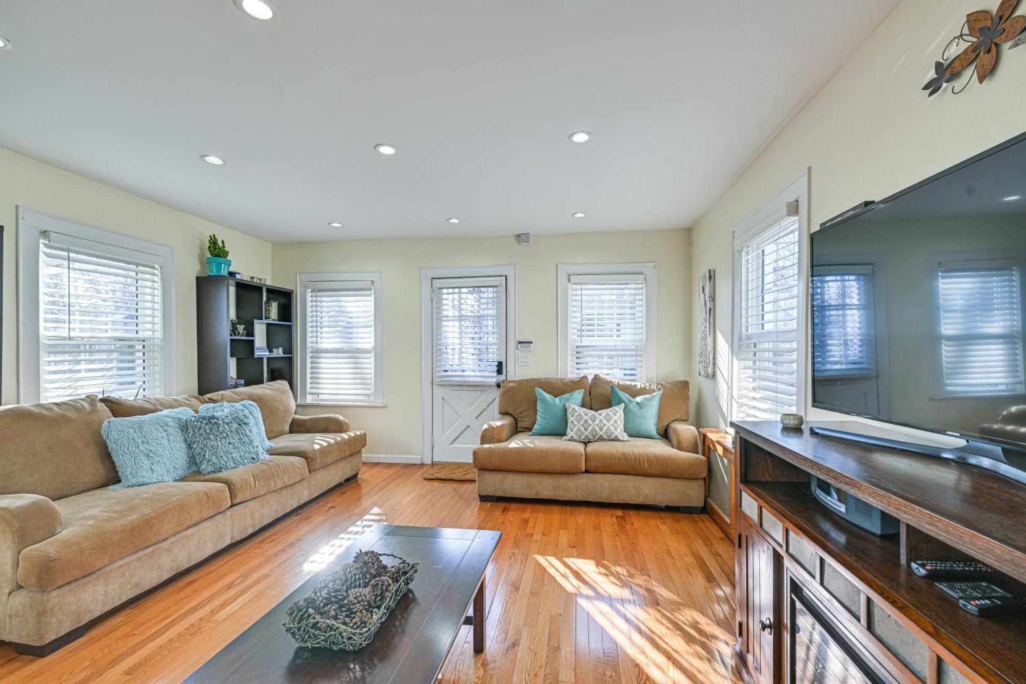 Charming Valley Stream Home 24 Mi To Central Park Extérieur photo