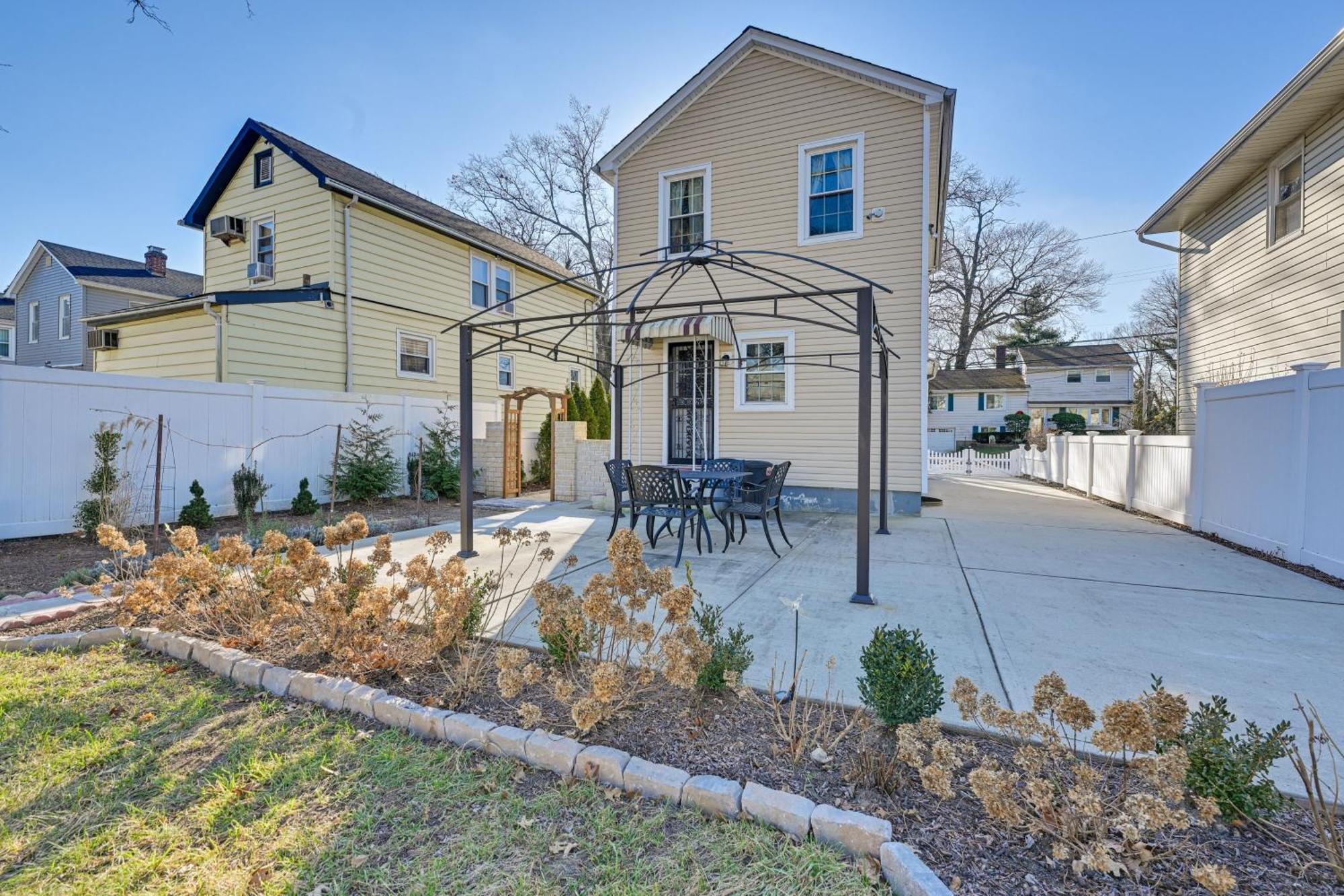 Charming Valley Stream Home 24 Mi To Central Park Extérieur photo